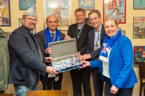 Ein Koffer voller Orden für das Haus der Geschichte